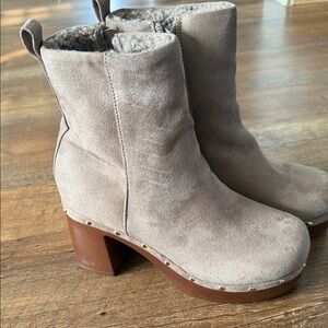 New York & Company Taupe Suede Shearling-Lined Platform Ankle Boots